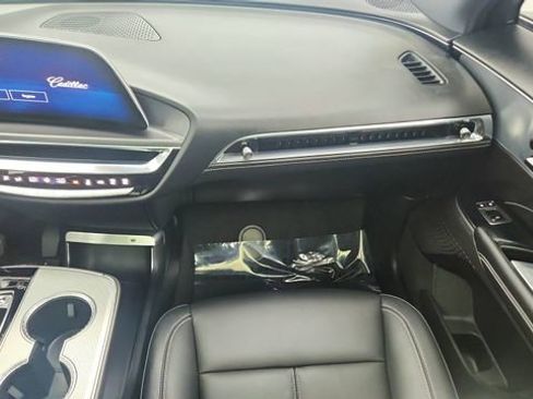 Used 2024 Cadillac Lyriq Tech image 37