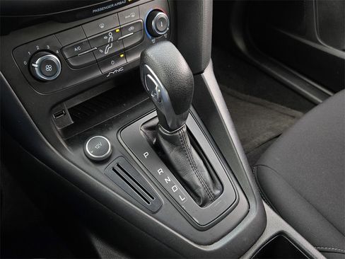 Used 2017 Ford Focus SE image 17