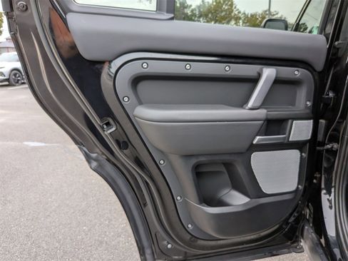 Used 2024 Land Rover Defender 130 V8 image 28