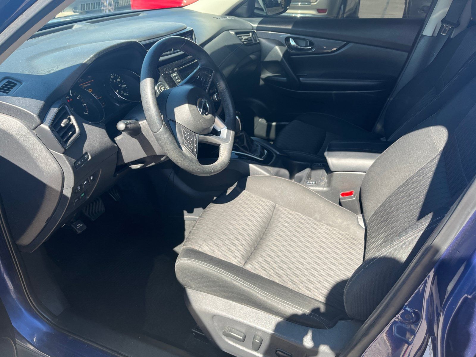 Used 2019 Nissan Rogue SV FWD image 14
