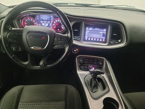 Used 2020 Dodge Challenger SXT RWD image 22