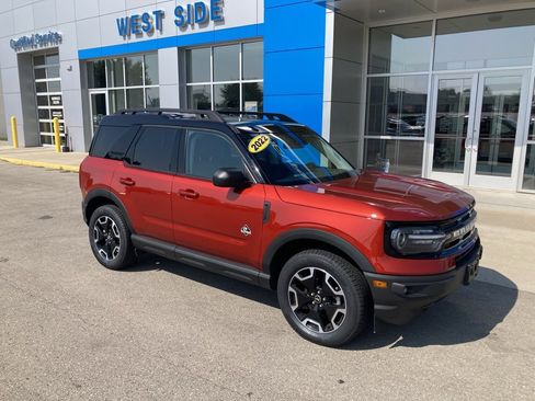 Used 2022 Ford Bronco Sport Outer Banks w/ Tech Package image 1