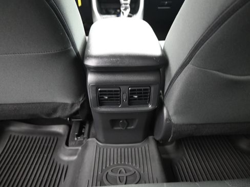 Used 2023 Toyota RAV4 LE FWD image 22