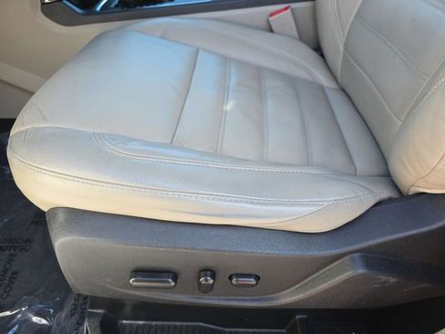 Used 2017 Ford Escape Titanium image 30