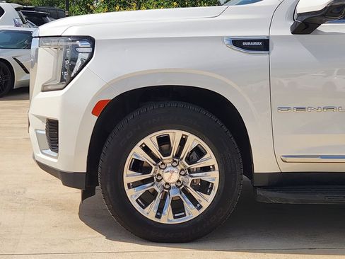 Used 2021 GMC Yukon XL Denali AWD/4WD image 10