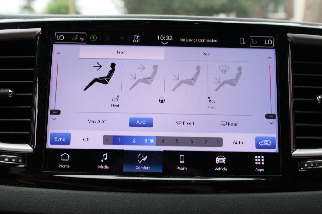 Used 2025 Chrysler Pacifica Select FWD image 16