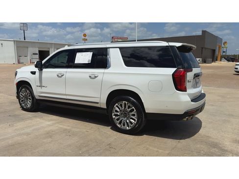 Used 2023 GMC Yukon XL Denali Ultimate AWD/4WD image 6