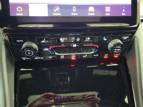 New 2025 Jeep Grand Cherokee Overland image 26