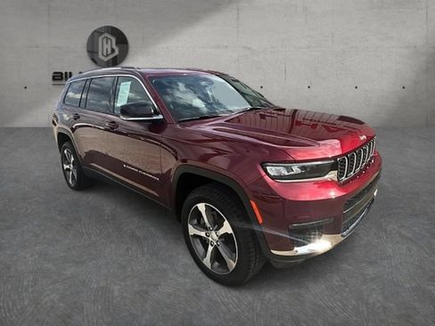 Used 2023 Jeep Grand Cherokee L Limited w/ Luxury Tech Group II AWD/4WD image 4