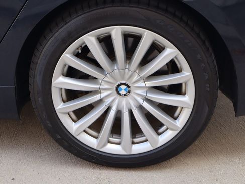 Used 2018 BMW 740i RWD image 28