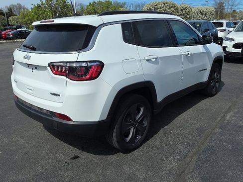 Used 2022 Jeep Compass Latitude AWD/4WD image 8