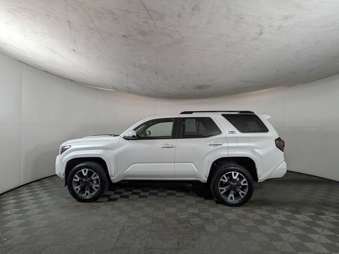Used 2025 Toyota 4Runner TRD Sport AWD/4WD image 3
