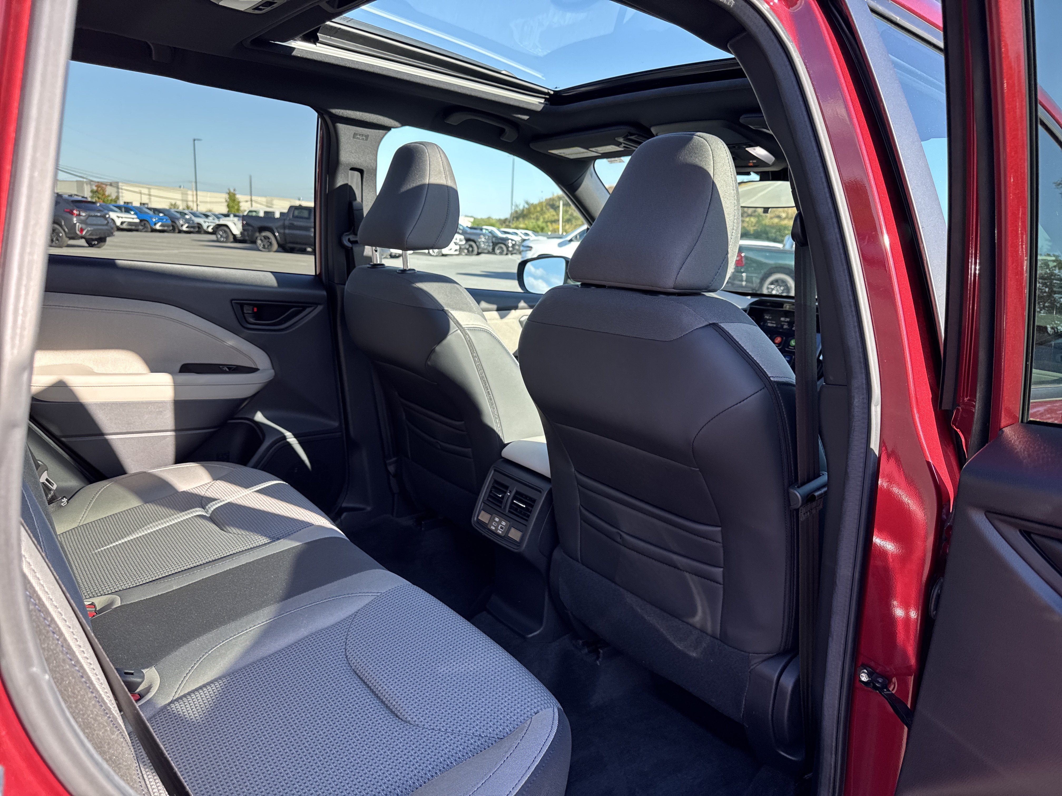 Used 2026 Subaru Forester Premium AWD/4WD image 18