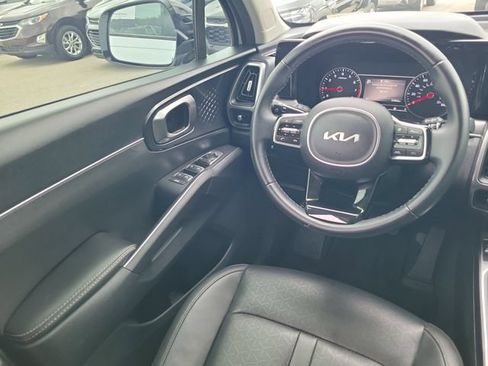 Used 2023 Kia Sorento S FWD image 14