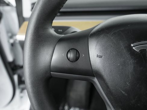 Used 2020 Tesla Model 3 Standard Range Plus image 33