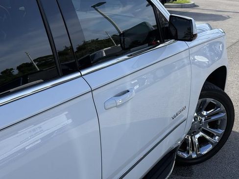 Used 2019 GMC Yukon SLT w/ Premium Edition RWD image 9