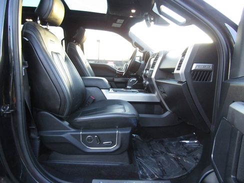 Used 2015 Ford F150 Platinum w/ Equipment Group 701A Luxury image 18