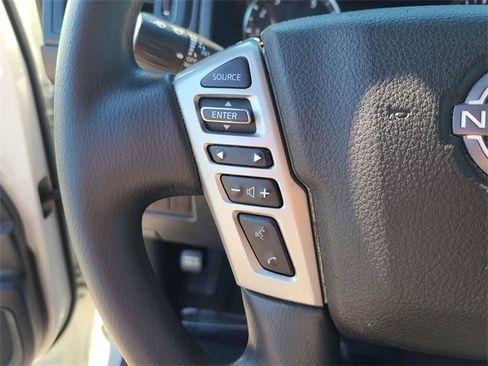 Used 2023 Nissan Titan SV image 27