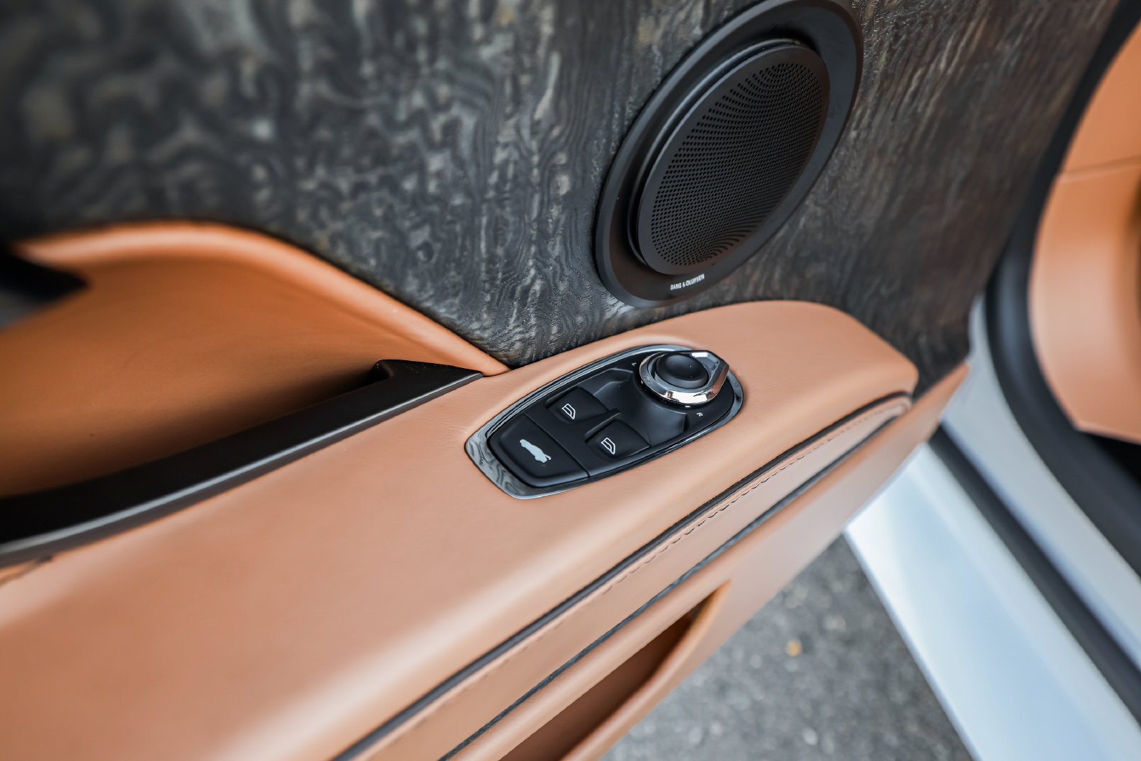 Used 2022 Aston Martin DBS Superleggera Volante RWD image 25