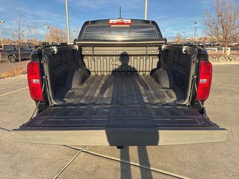 Used 2021 Chevrolet Colorado Z71 w/ Z71 Midnight Edition image 9