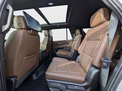 Used 2021 Chevrolet Tahoe High Country w/ Premium Package image 21