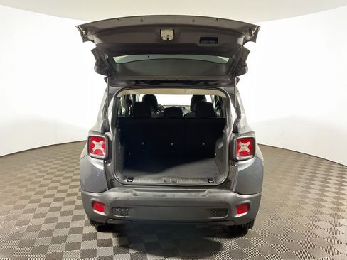 Used 2022 Jeep Renegade Latitude image 13