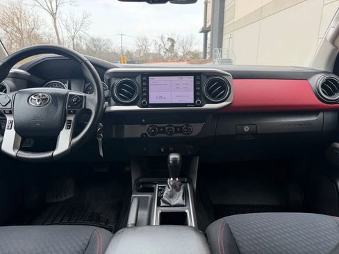 Used 2020 Toyota Tacoma SR5 image 8