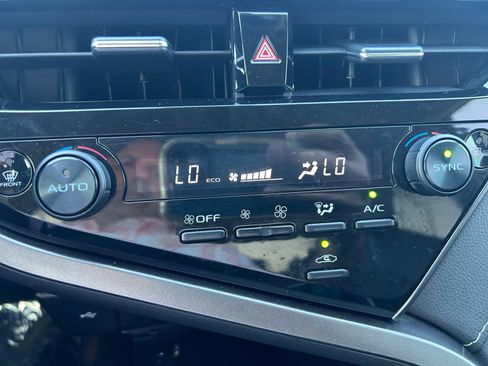 Used 2023 Toyota Camry SE FWD image 16