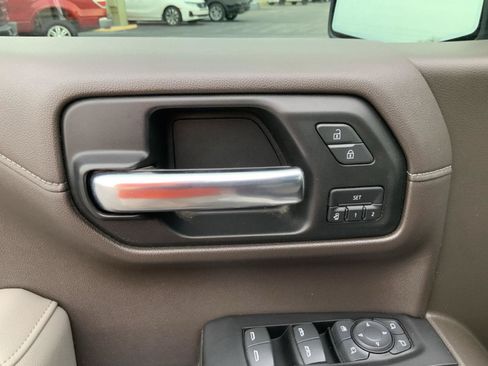 Used 2019 GMC Sierra 1500 SLT w/ SLT Premium Plus Package AWD/4WD image 23