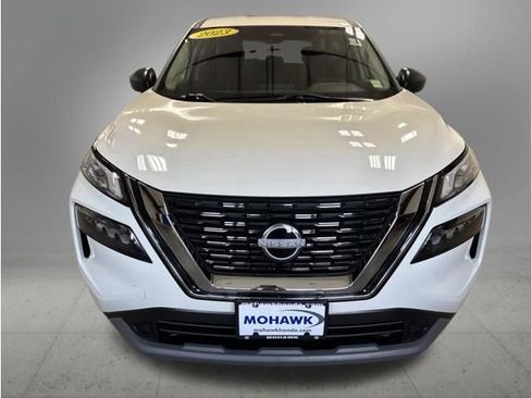 Used 2023 Nissan Rogue S AWD/4WD image 9