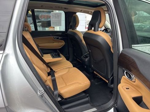 Used 2016 Volvo XC90 T6 Momentum w/ Momentum Plus Package image 9