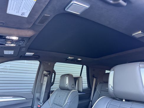 Used 2025 Cadillac Escalade V image 32