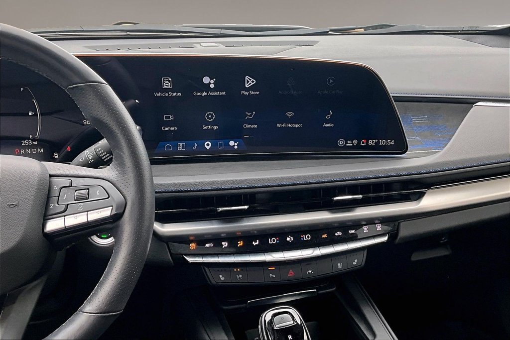 Used 2025 Cadillac XT4 Sport FWD image 6
