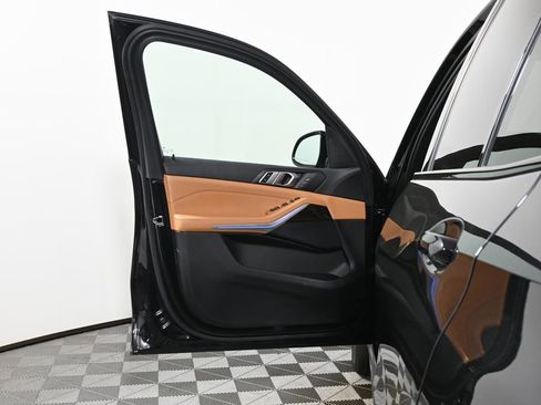 Used 2023 BMW X5 xDrive40i w/ M Sport Package AWD/4WD image 29