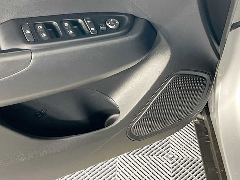 Certified 2023 Hyundai Venue SEL image 18