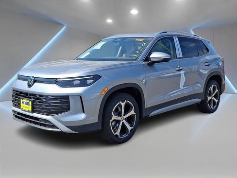 New 2026 Volkswagen Tiguan SE AWD/4WD image 2