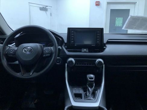 Certified 2020 Toyota RAV4 XLE image 17