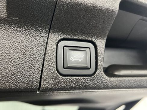 Used 2018 GMC Acadia SLT image 19