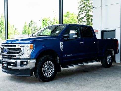 Used 2022 Ford F350 Lariat w/ Chrome Package image 3