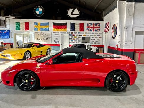 Used 2004 Ferrari 360 Spider image 3