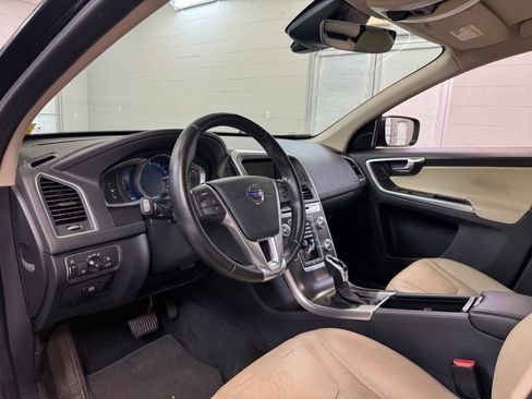 Used 2016 Volvo XC60 T6 AWD/4WD image 14