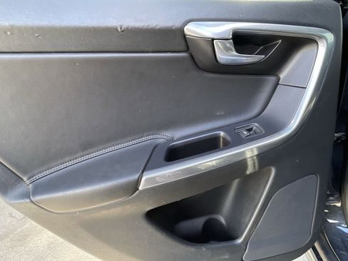 Used 2015 Volvo XC60 T6 w/ Proximity Package image 19