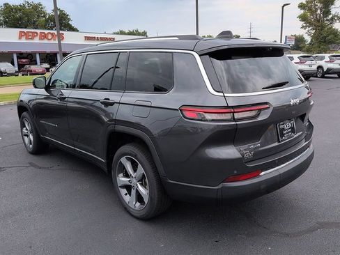 Used 2022 Jeep Grand Cherokee L Limited w/ Luxury Tech Group II AWD/4WD image 5