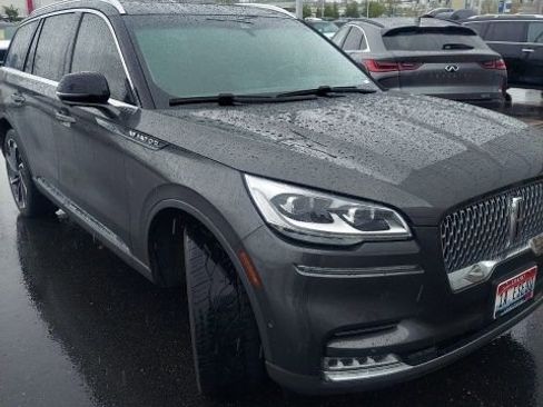 Used 2020 Lincoln Aviator Reserve w/ Equipment Group 202A image 8