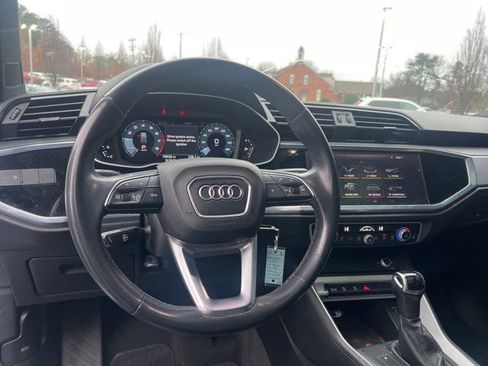 Used 2021 Audi Q3 2.0T Premium image 18