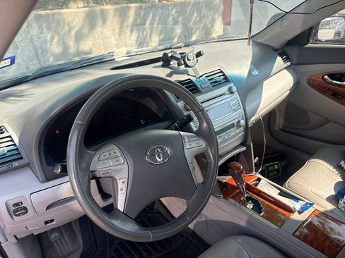 Used 2010 Toyota Camry XLE FWD image 8