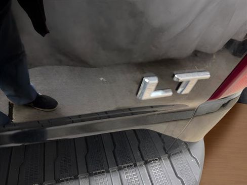 Used 2019 Chevrolet Silverado 1500 LT w/ Convenience Package image 8