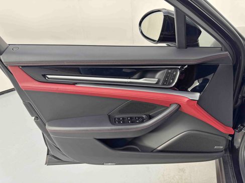 Used 2024 Porsche Panamera image 44