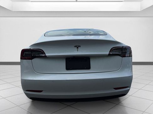 Used 2021 Tesla Model 3 Standard Range Plus RWD image 4
