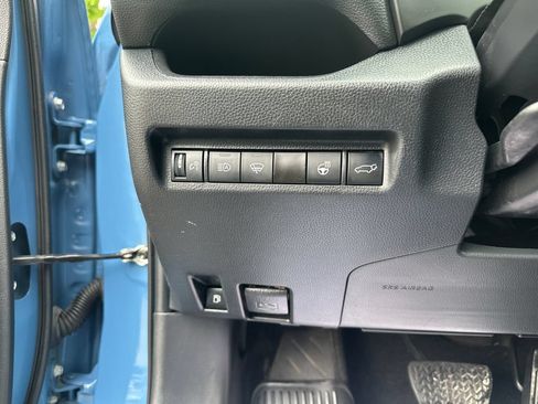 Used 2022 Toyota RAV4 SE w/ Convenience Package AWD/4WD image 12